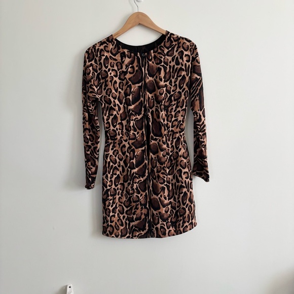 Aritzia Babaton Samson Leopard Print Shift Dress - Picture 8 of 13